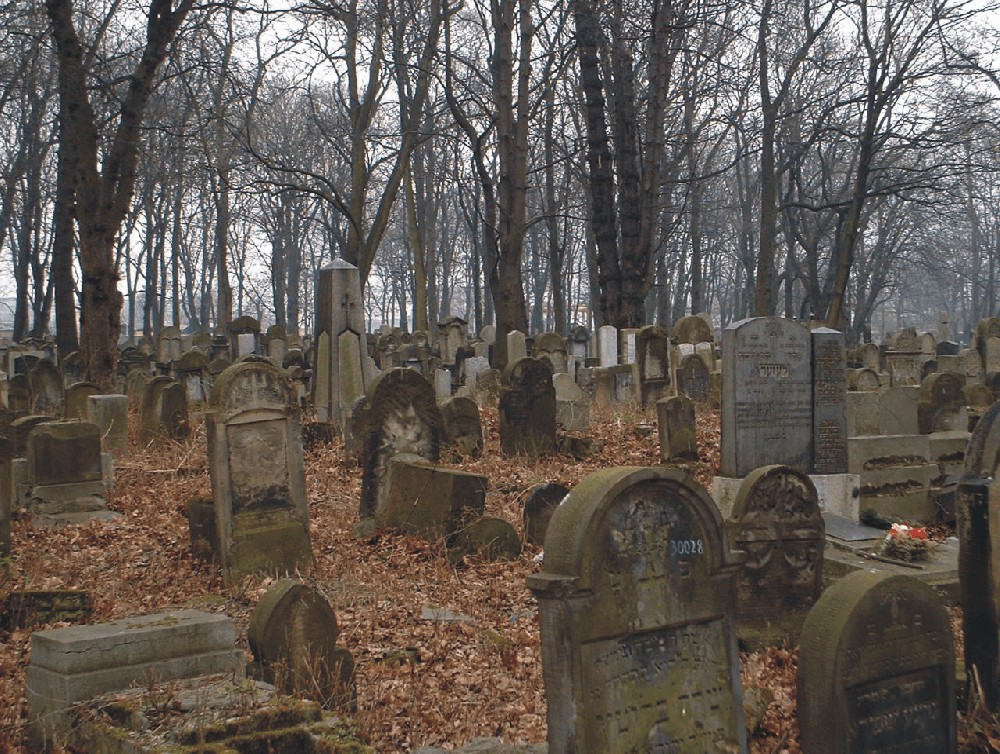 porzadkowanie grobow w Krakowie